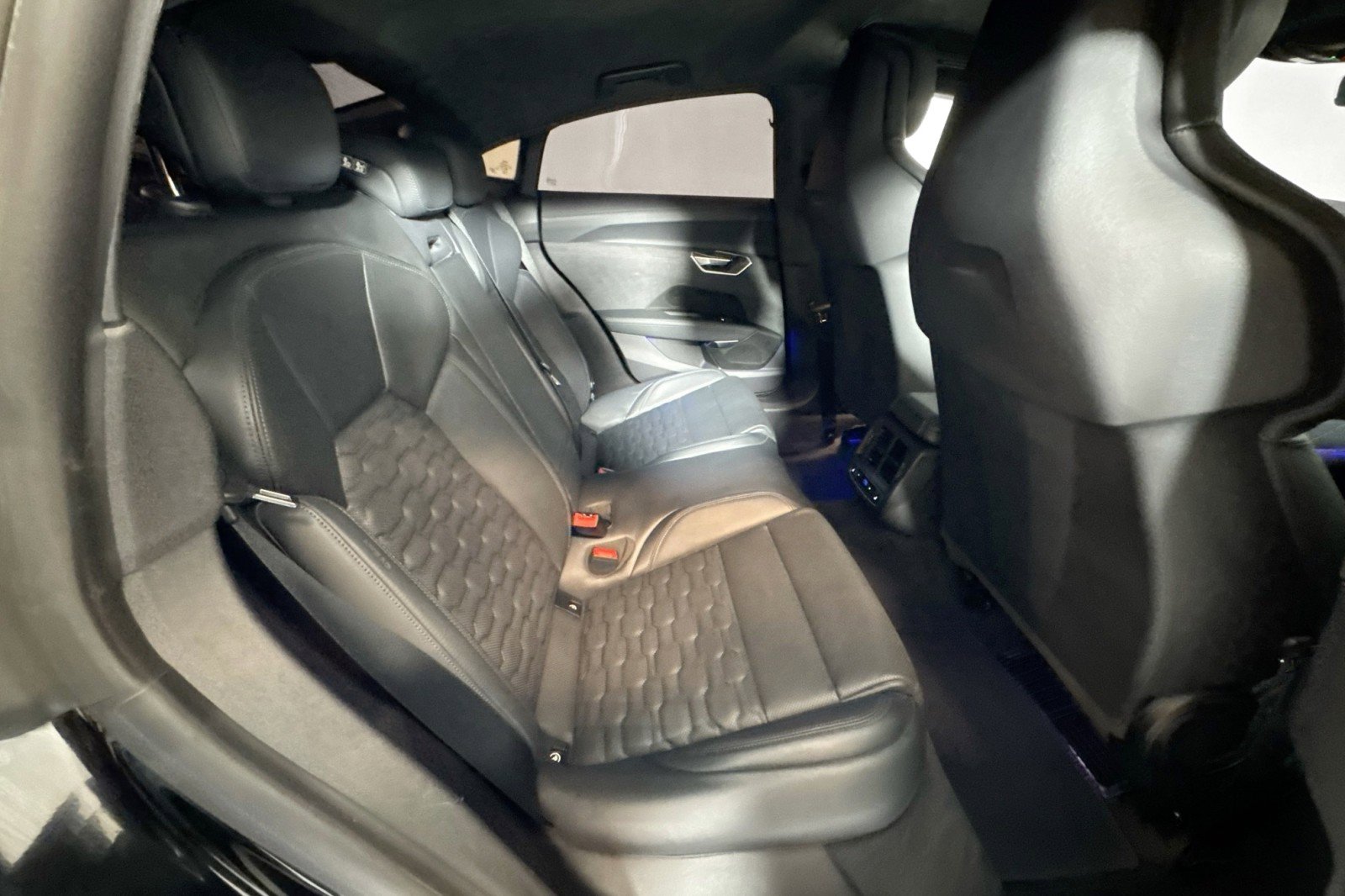 Used 2024 Audi RS e-tron GT w/ Carbon Performance Package image 25