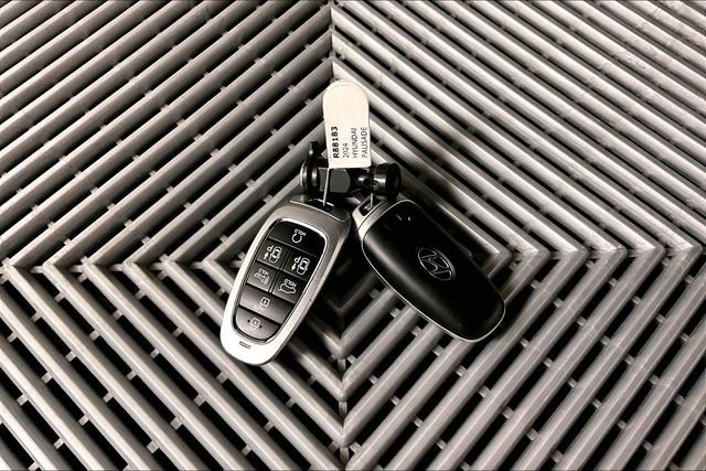 Used 2024 Hyundai Palisade Calligraphy AWD/4WD image 11