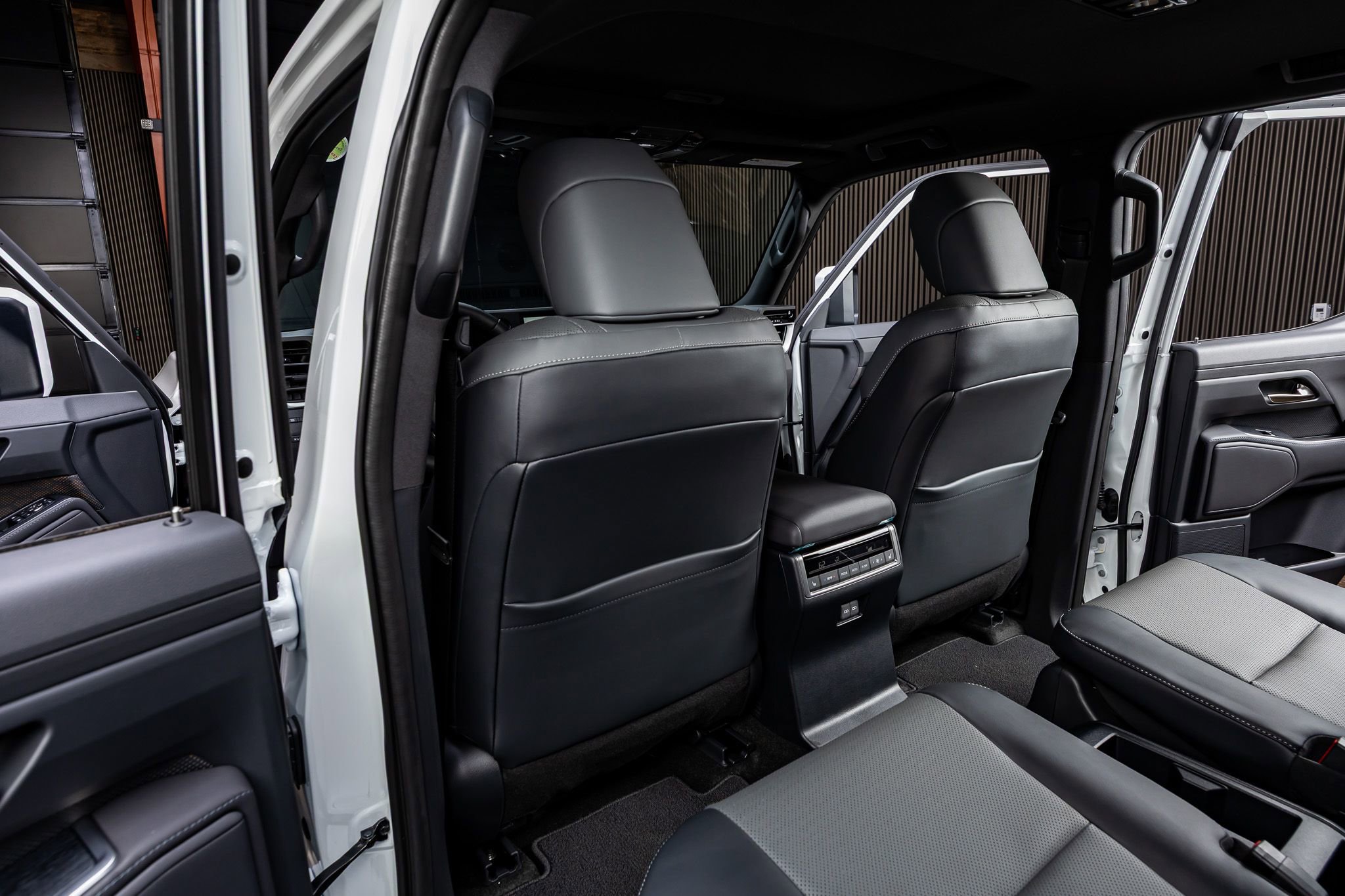 Used 2025 Lexus GX 550 image 34