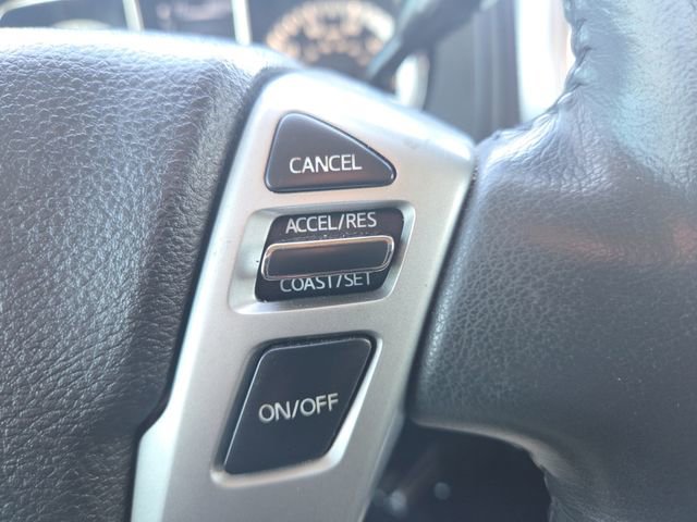 Used 2018 Nissan Titan SL image 22