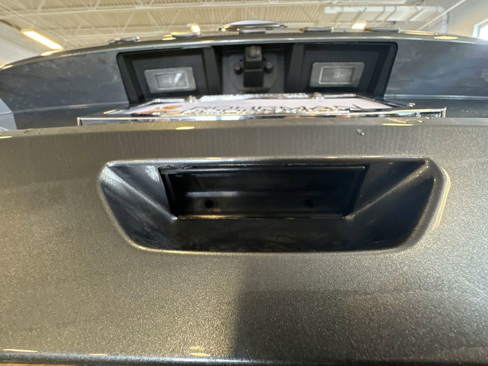 Used 2025 Nissan Rogue S image 33