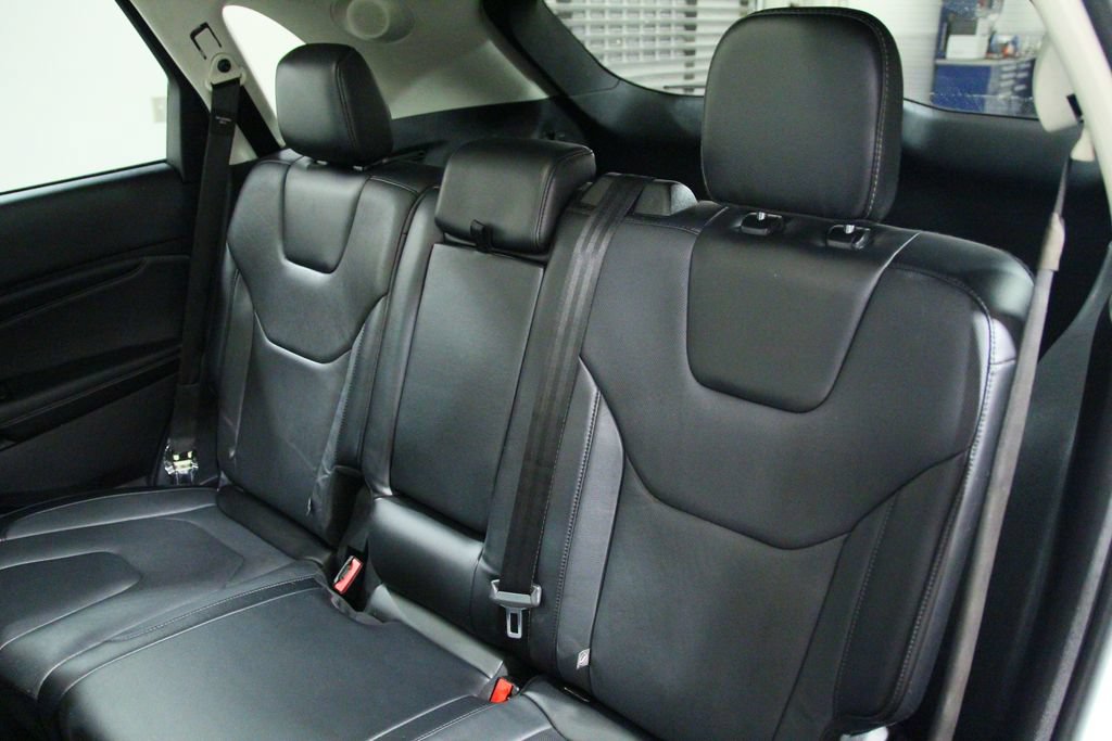 Used 2015 Ford Edge Titanium w/ Equipment Group 302A AWD/4WD image 29