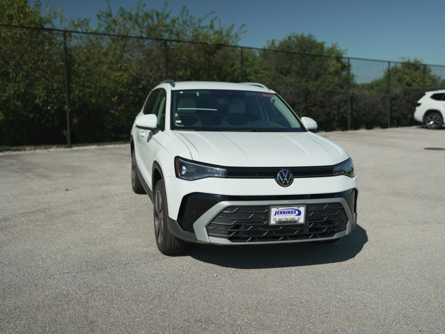 New 2025 Volkswagen Taos SE AWD/4WD image 2