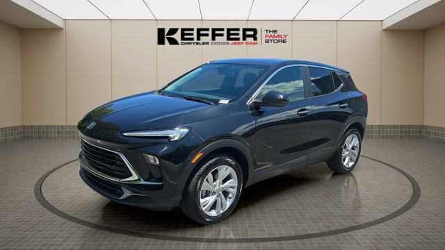 Used 2024 Buick Encore GX Preferred FWD image 1
