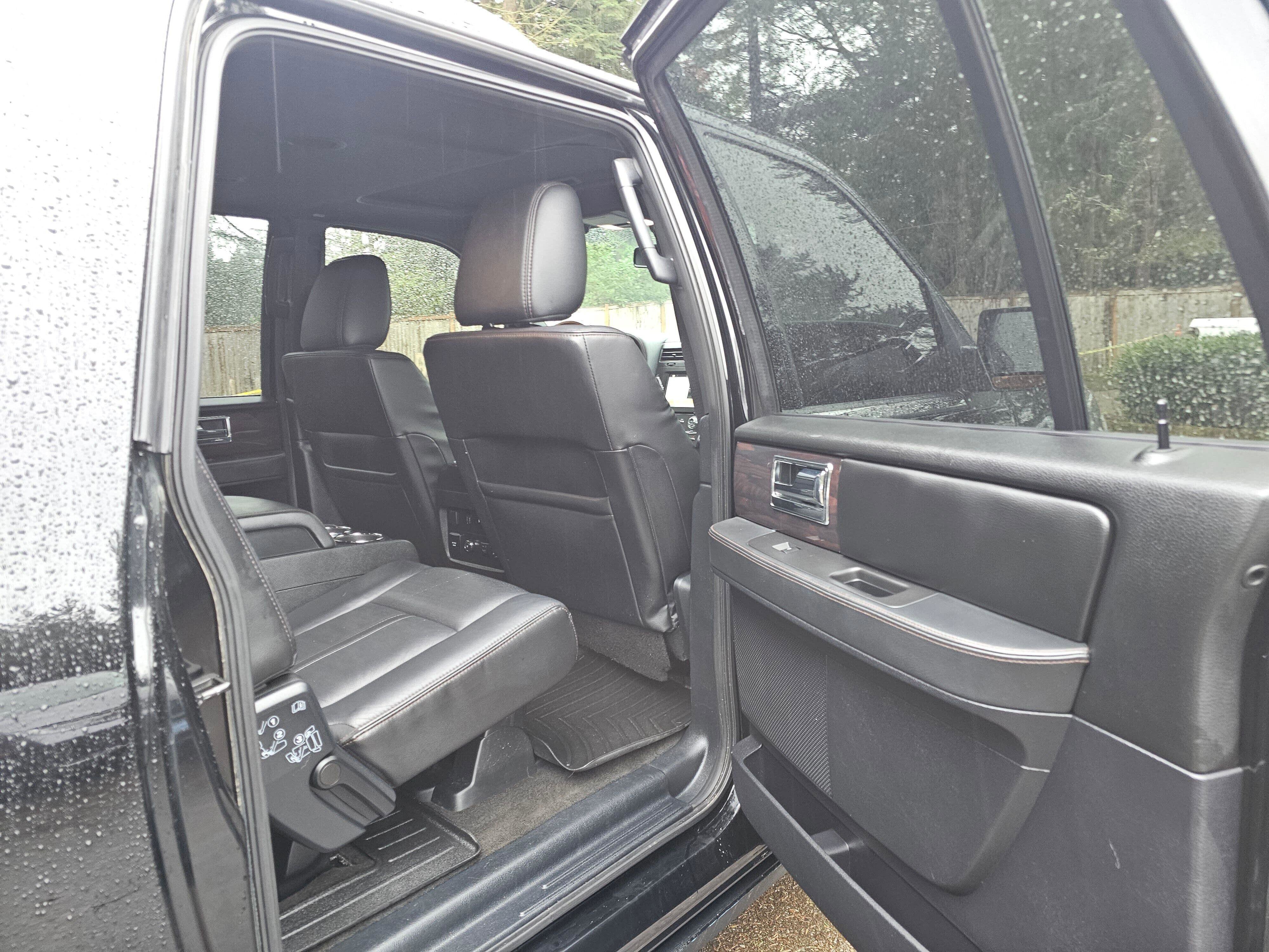 Used 2016 Lincoln Navigator L Reserve image 12