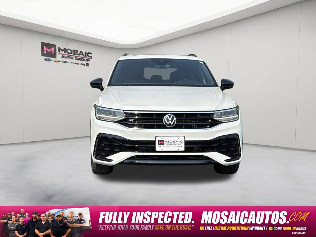 Used 2023 Volkswagen Tiguan SE R-Line AWD/4WD image 2