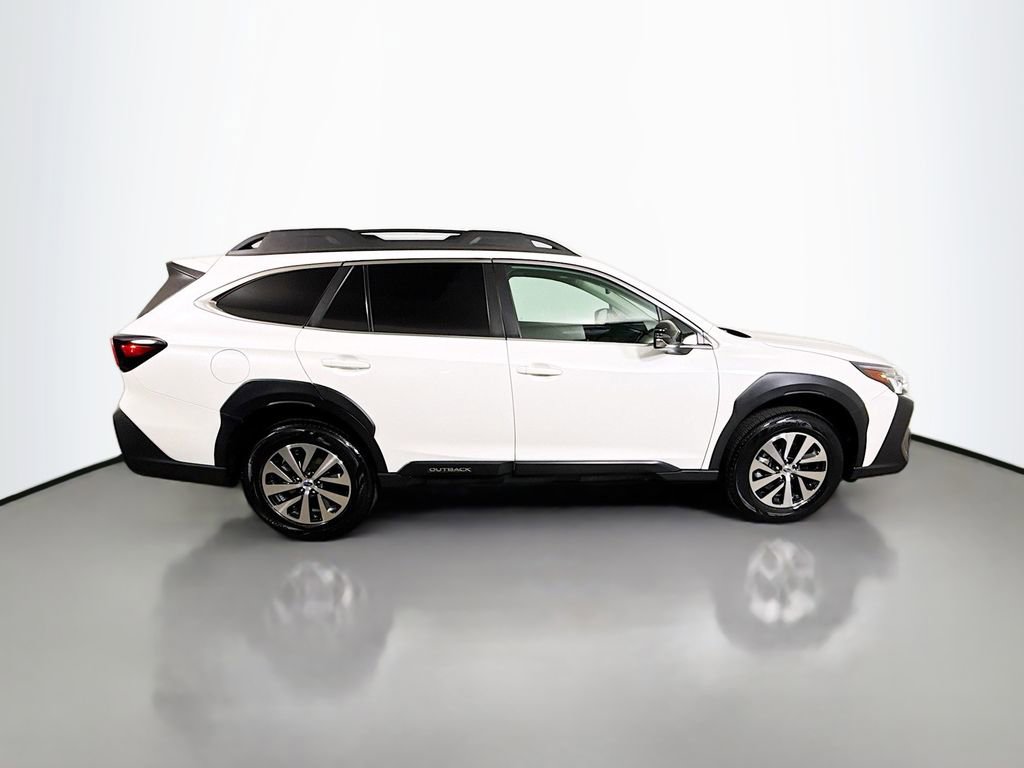 Used 2024 Subaru Outback Premium AWD/4WD image 8