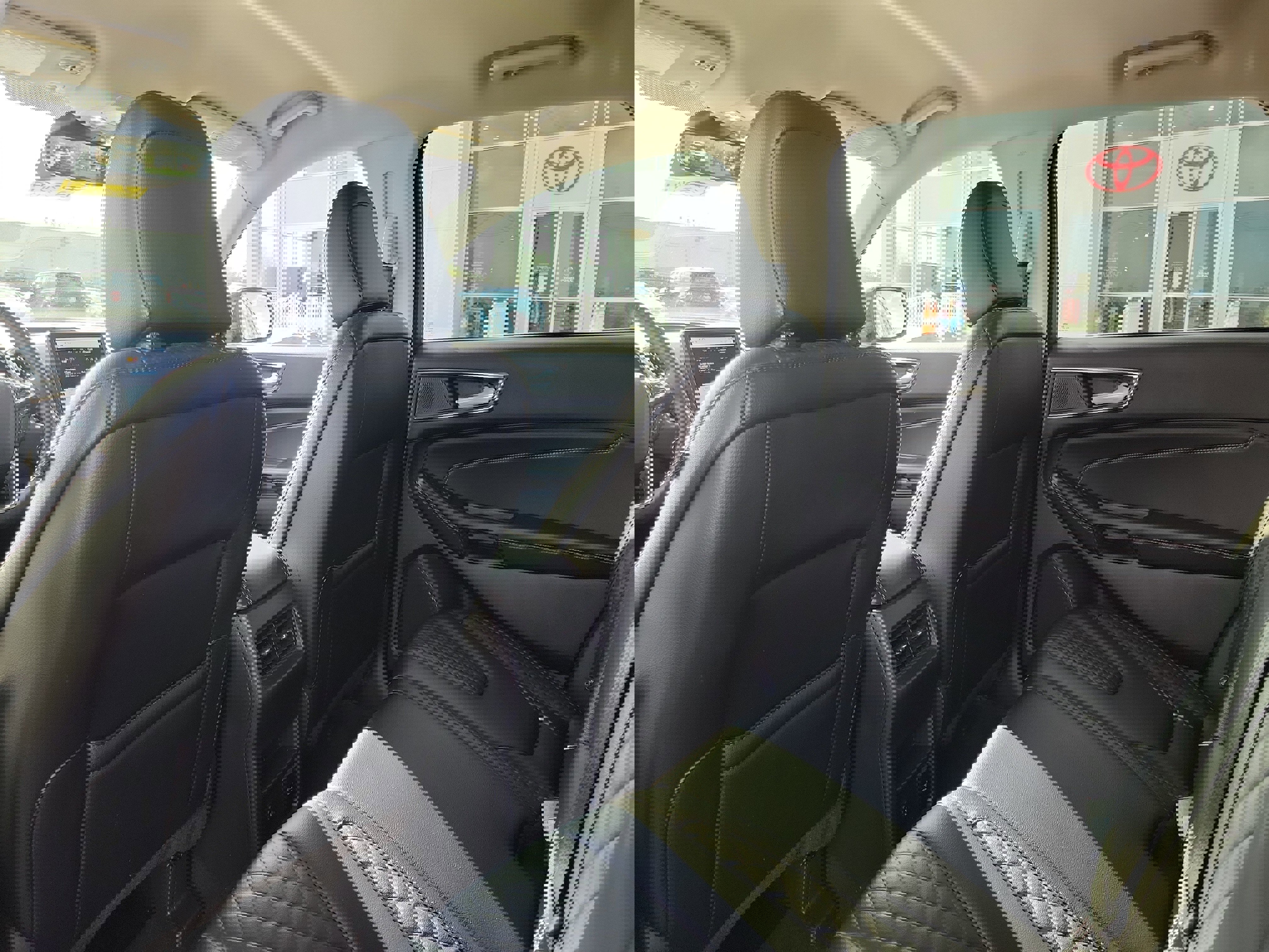 Used 2023 Ford Edge Titanium AWD/4WD image 14