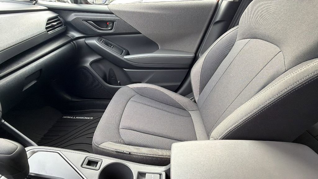 Used 2025 Subaru Crosstrek 2.0i Premium image 23