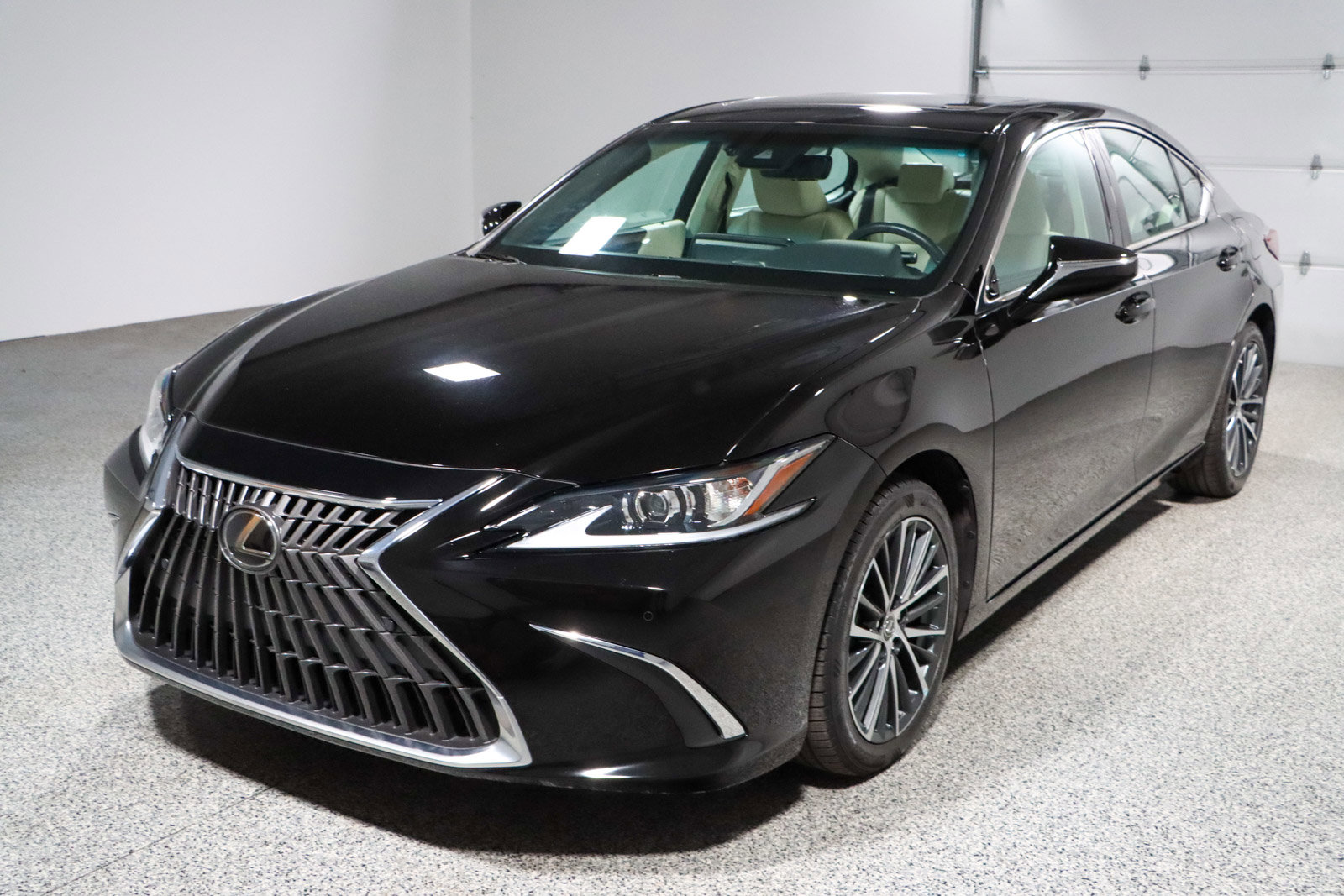 Used 2024 Lexus ES 350 w/ Premium Package FWD image 30