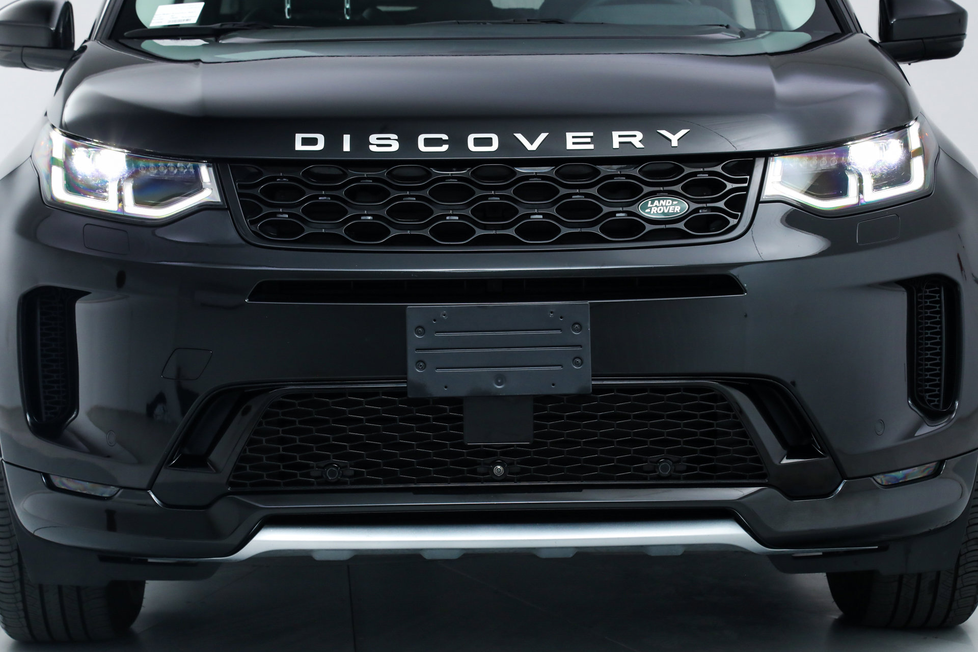 Used 2024 Land Rover Discovery Sport S image 9