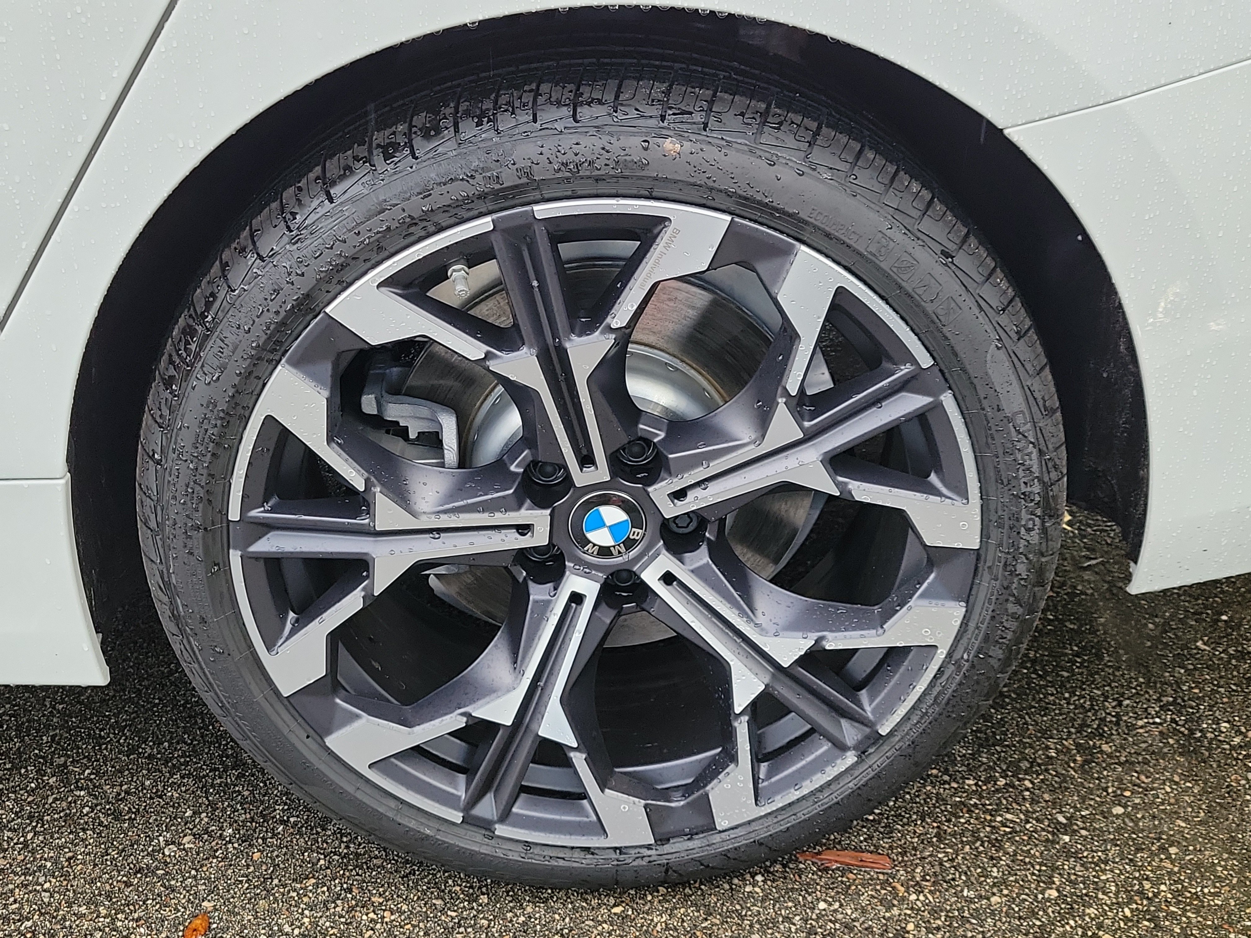 New 2026 BMW 330i Sedan w/ Convenience Package RWD image 5