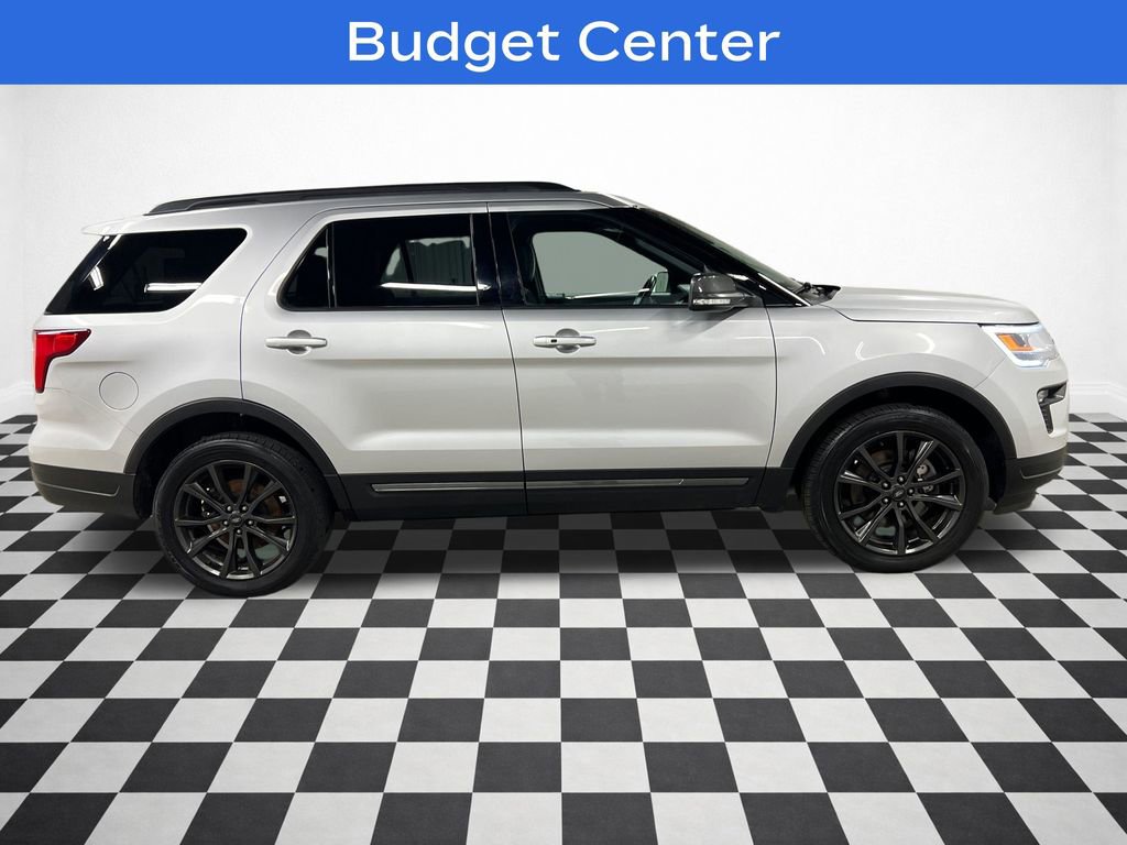 Used 2018 Ford Explorer XLT w/ Equipment Group 202A image 2