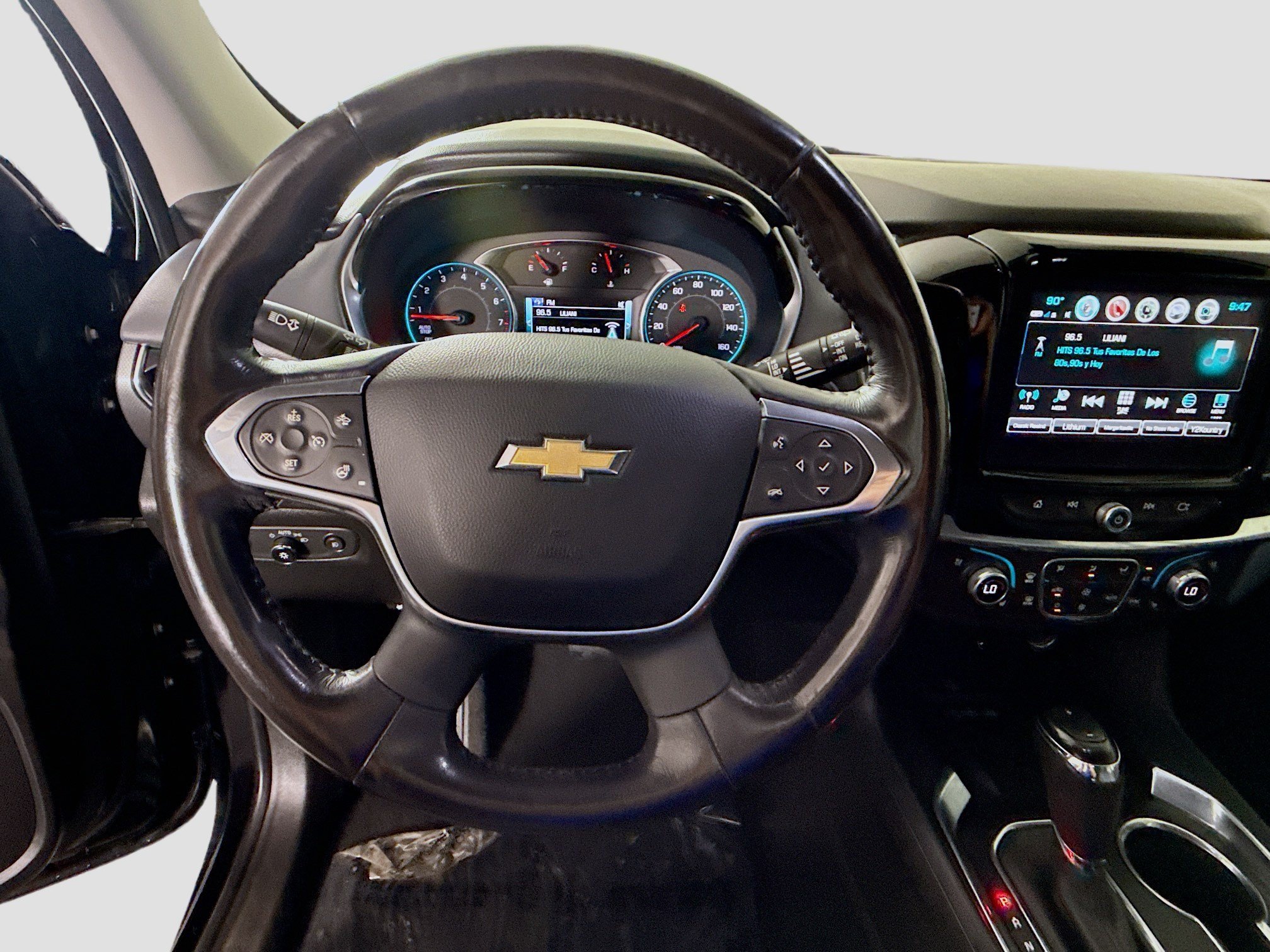 Used 2018 Chevrolet Traverse Premier w/ Driver Confidence II Package FWD image 13
