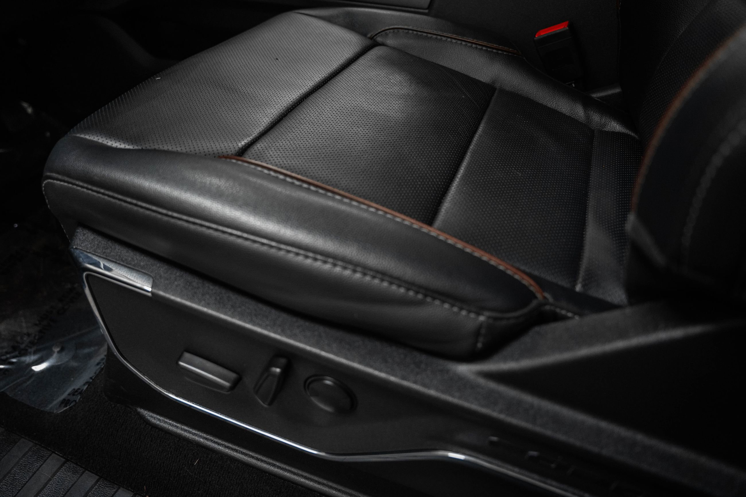 Used 2023 Ford F350 Lariat w/ Lariat Ultimate Package image 42