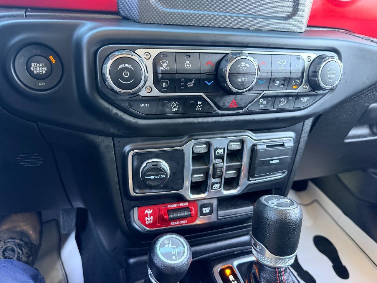 Used 2019 Jeep Wrangler Unlimited Rubicon w/ Cold Weather Group AWD/4WD image 40