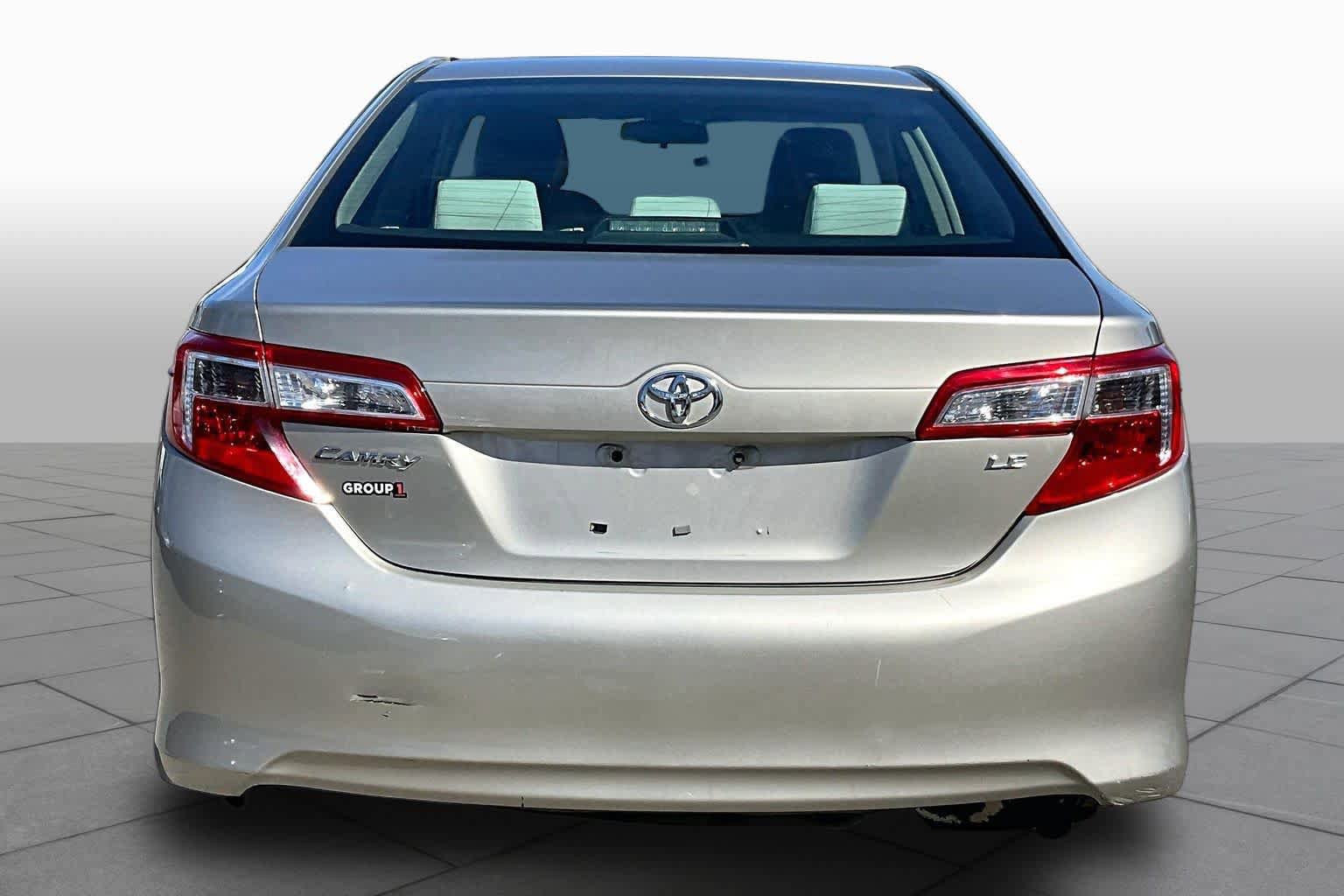 Used 2014 Toyota Camry LE FWD image 5