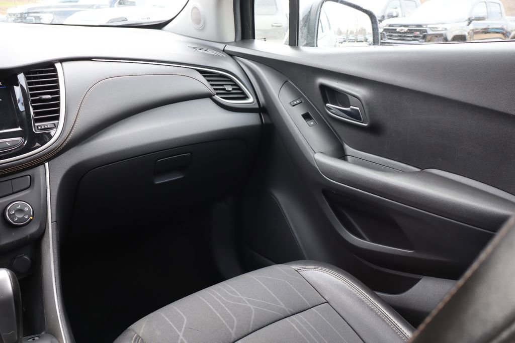 Used 2019 Chevrolet Trax LT w/ LT Convenience Package image 35