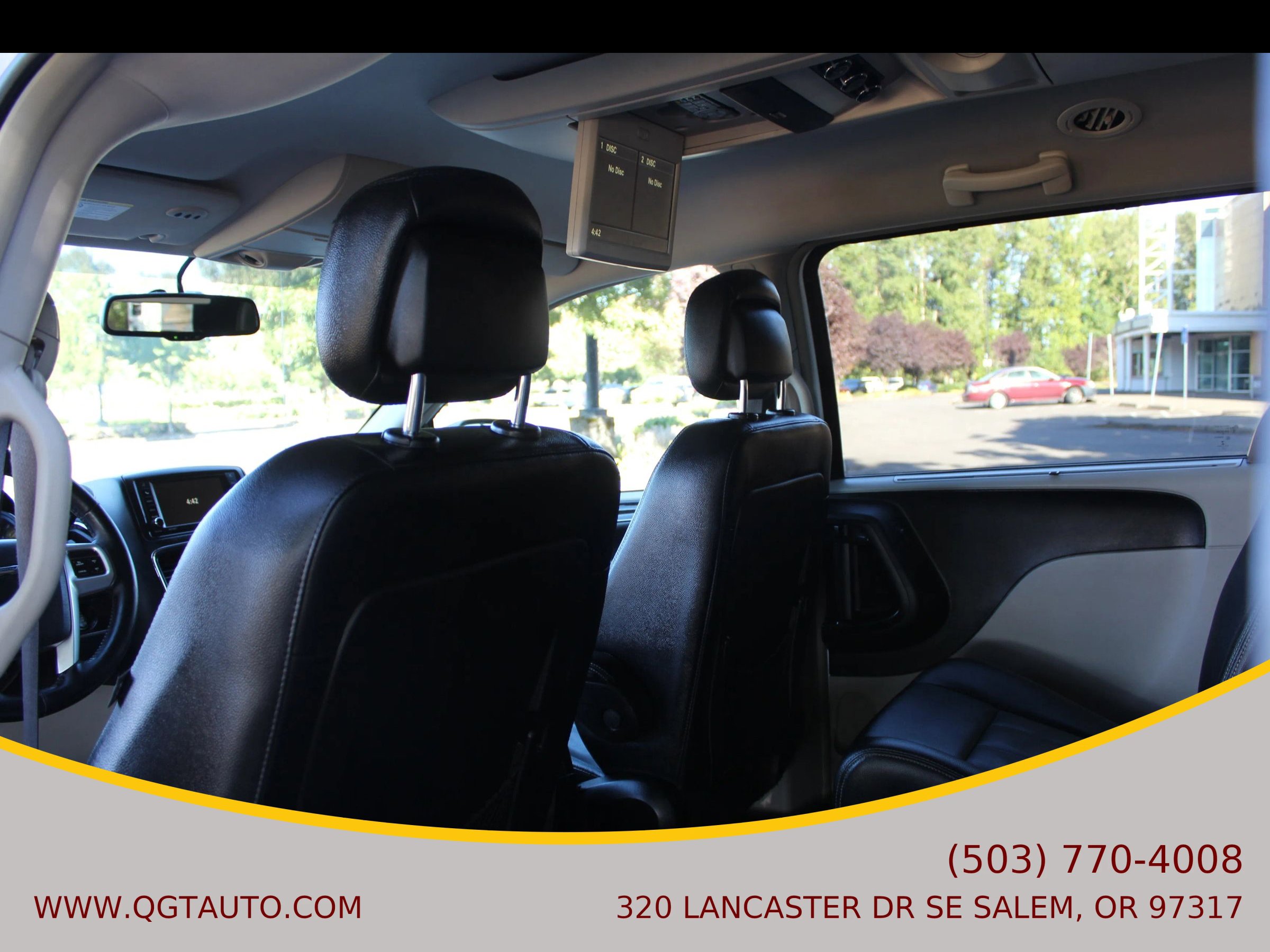 Used 2016 Chrysler Town & Country Touring w/ Driver Convenience Group image 13