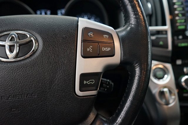 Used 2013 Toyota Land Cruiser image 39