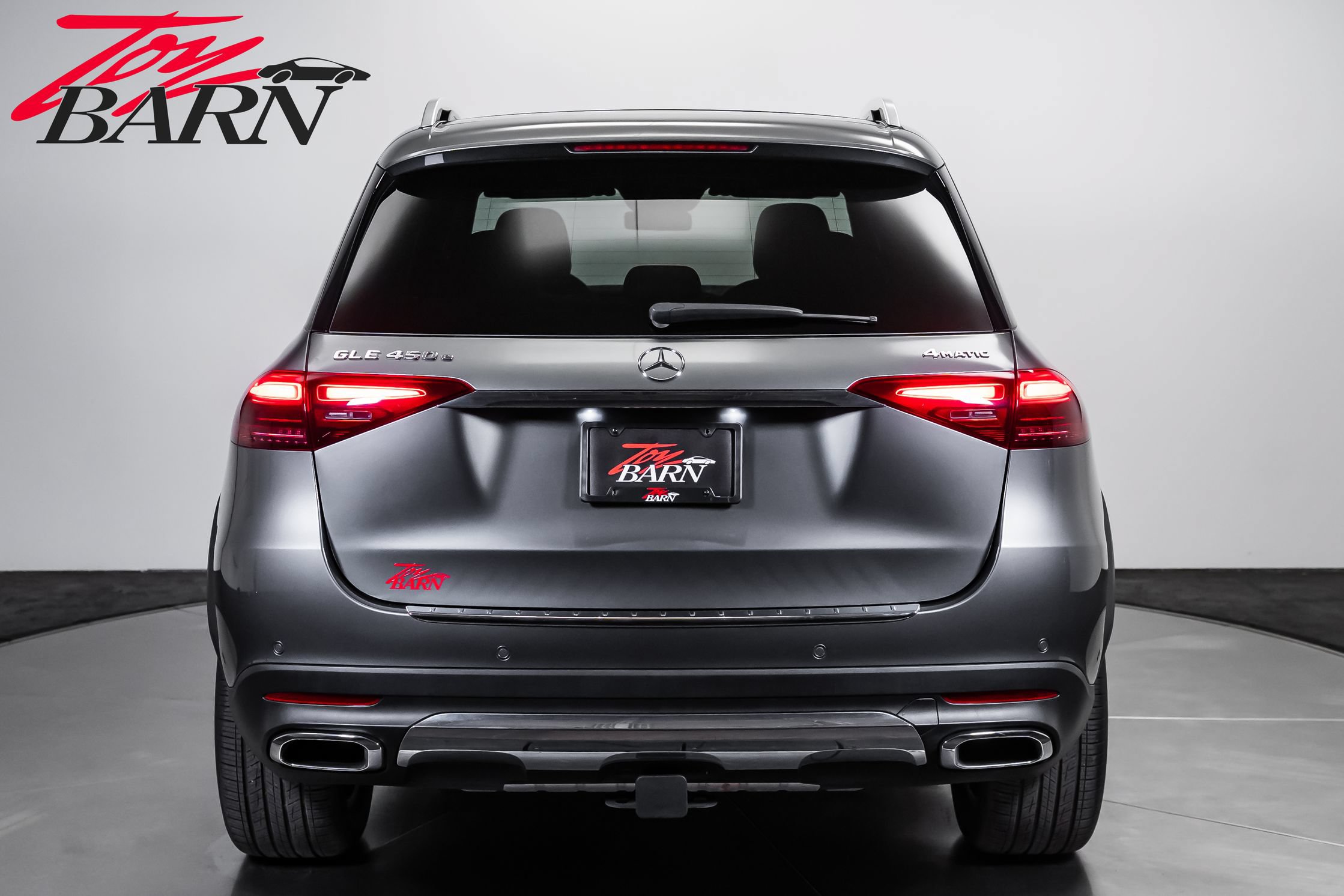 Used 2025 Mercedes-Benz GLE 450e 4MATIC w/ Driver Assistance Package image 4