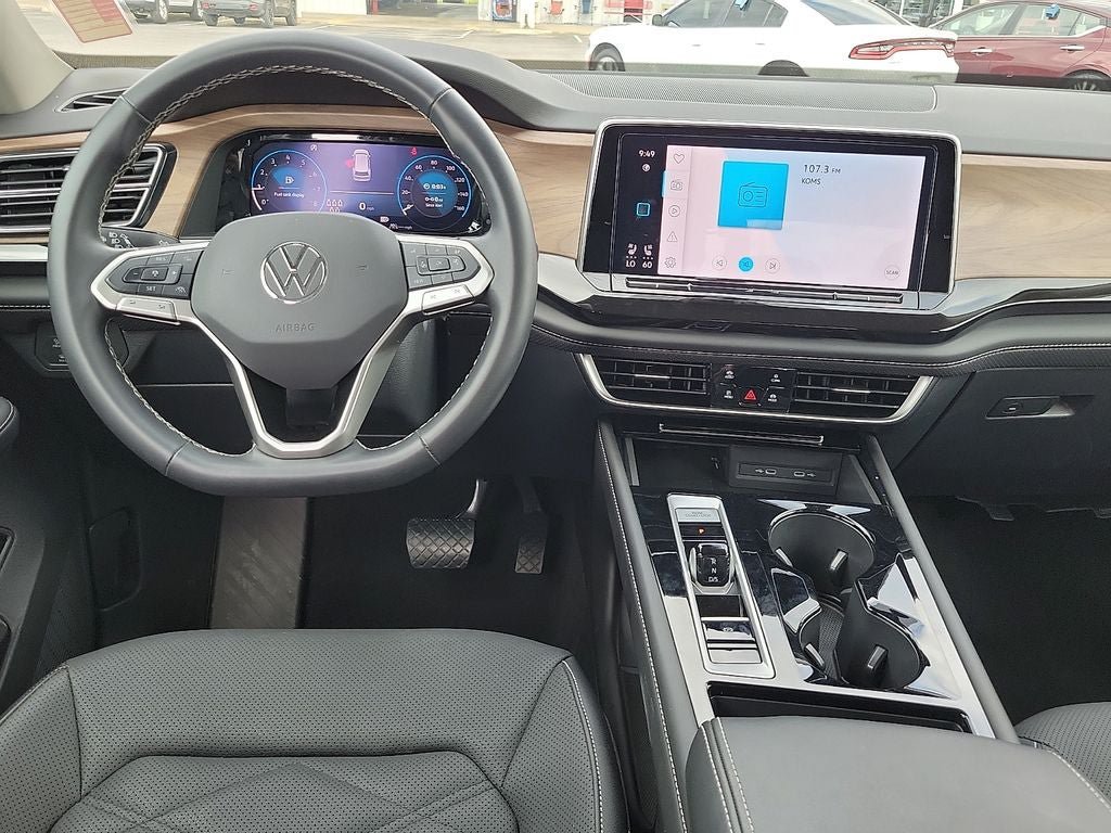 Used 2025 Volkswagen Atlas SE AWD/4WD image 10