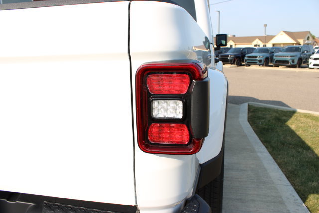 New 2026 Jeep Gladiator Sport AWD/4WD image 37