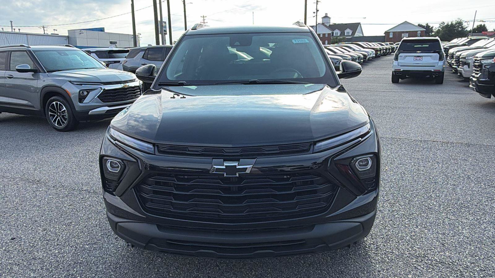 New 2026 Chevrolet TrailBlazer LT w/ Midnight Edition FWD image 2