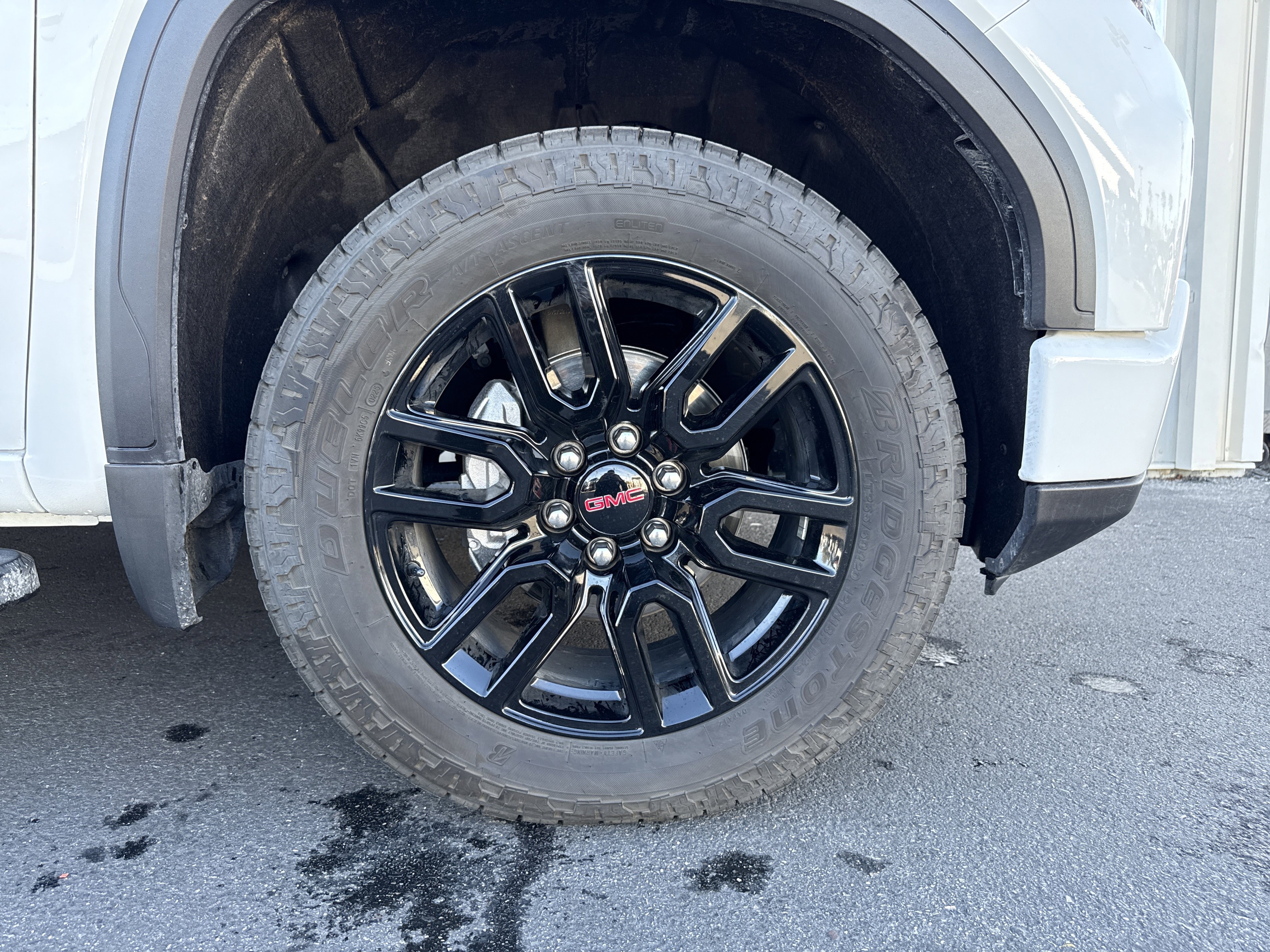 Used 2025 GMC Sierra 1500 Elevation w/ Elevation Premium Package image 28