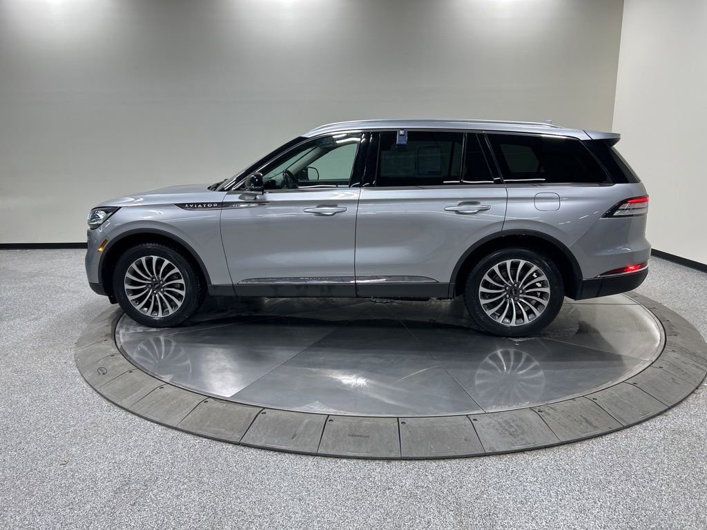 Certified 2020 Lincoln Aviator Reserve w/ Elements Package Plus image 9