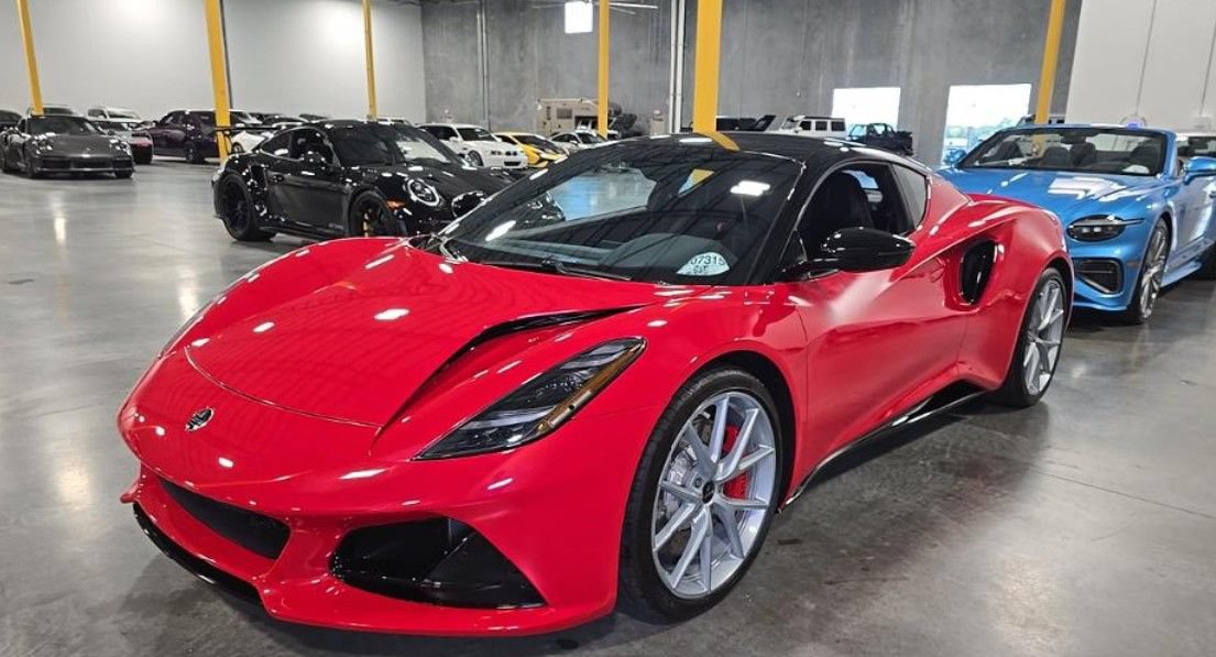 Used 2025 Lotus Emira RWD image 1