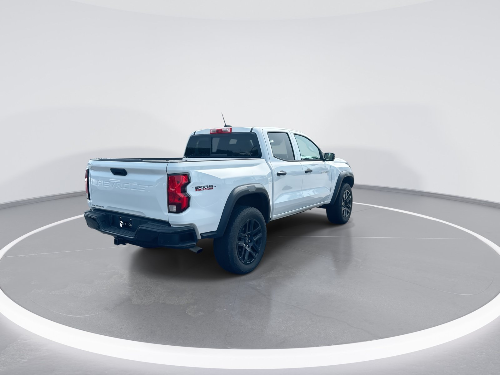 Used 2024 Chevrolet Colorado Trail Boss w/ Technology Package AWD/4WD image 9