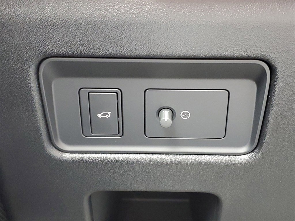 New 2025 Land Rover Discovery Dynamic SE image 14