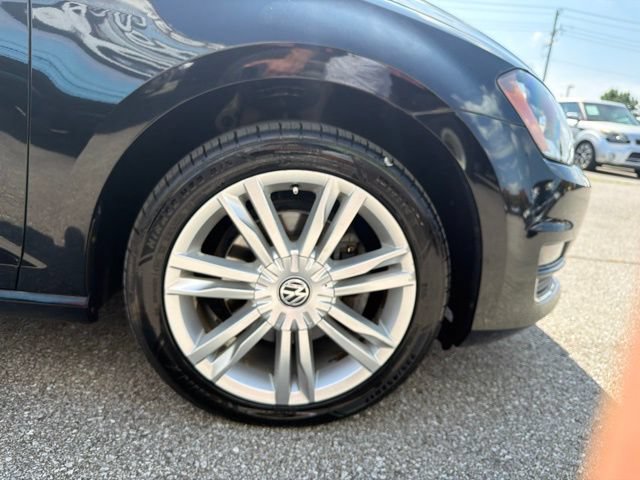 Used 2015 Volkswagen Golf TDI SE FWD image 32