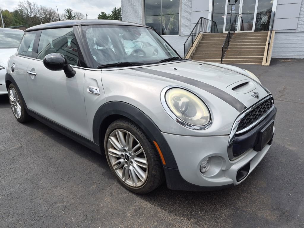 Used 2015 MINI Cooper S image 1