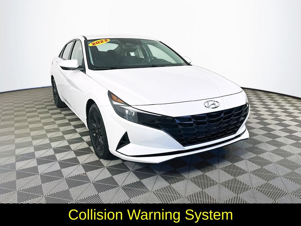 Used 2022 Hyundai Elantra SEL w/ Cargo Package FWD image 3