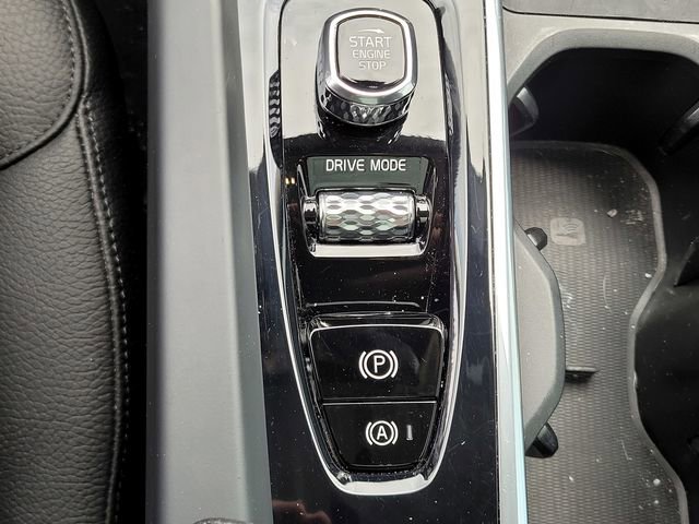 Used 2021 Volvo XC60 T8 Inscription Expression w/ Advanced Package image 25