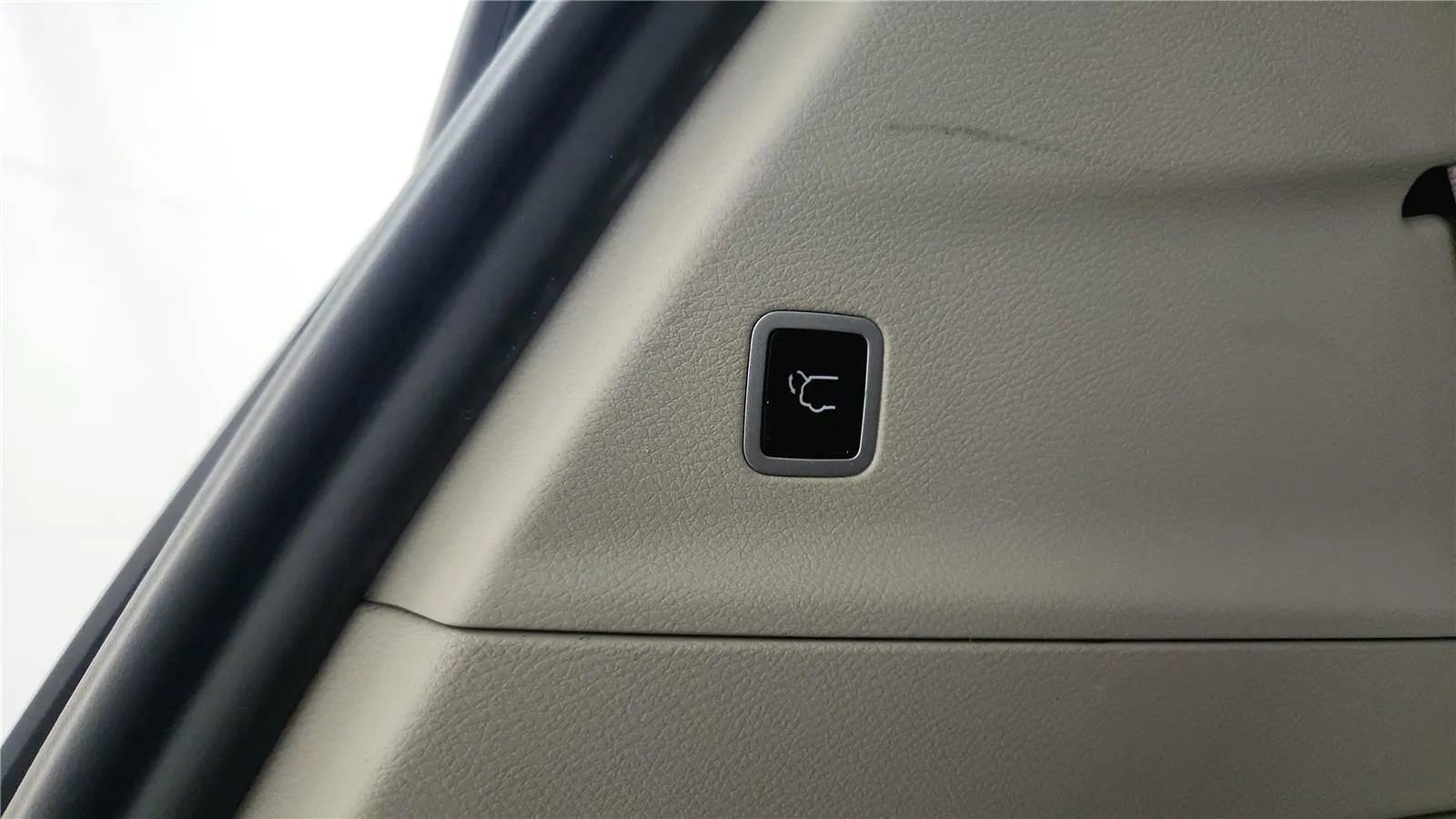 Used 2023 Chrysler Pacifica Touring-L FWD image 37