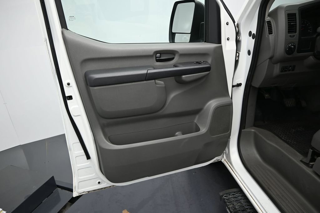 Used 2018 Nissan NV 3500 S RWD image 10