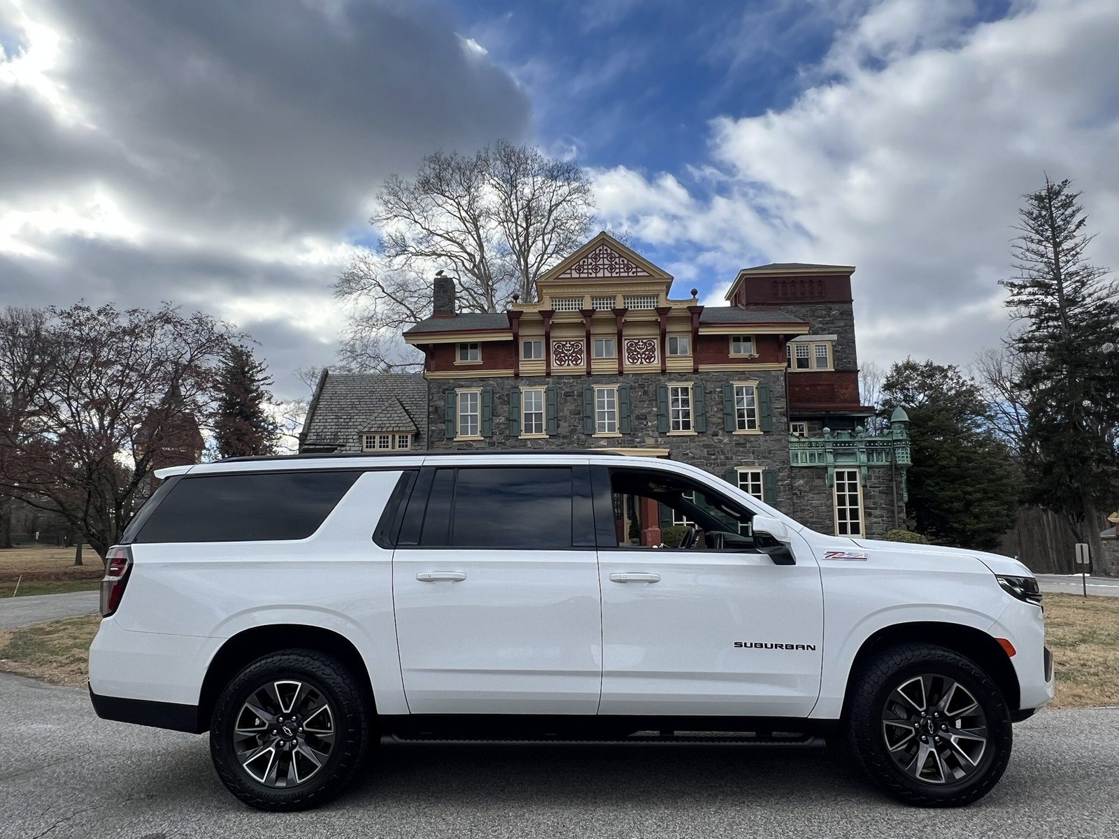 Used 2023 Chevrolet Suburban Z71 w/ Luxury Package image 12