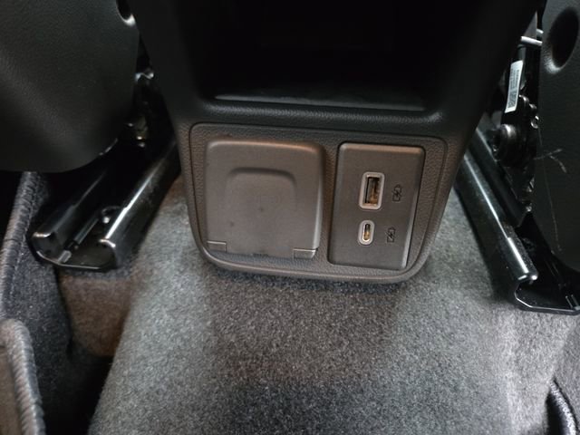 Used 2024 Buick Encore GX Avenir w/ Avenir Convenience Package image 17