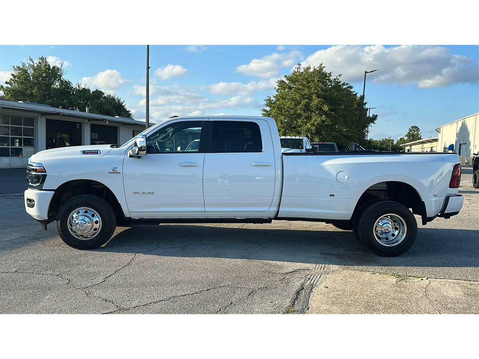 New 2027 RAM 3500 Laramie AWD/4WD image 3