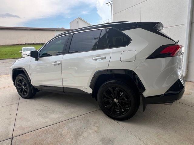 Used 2024 Toyota RAV4 XSE AWD/4WD image 3