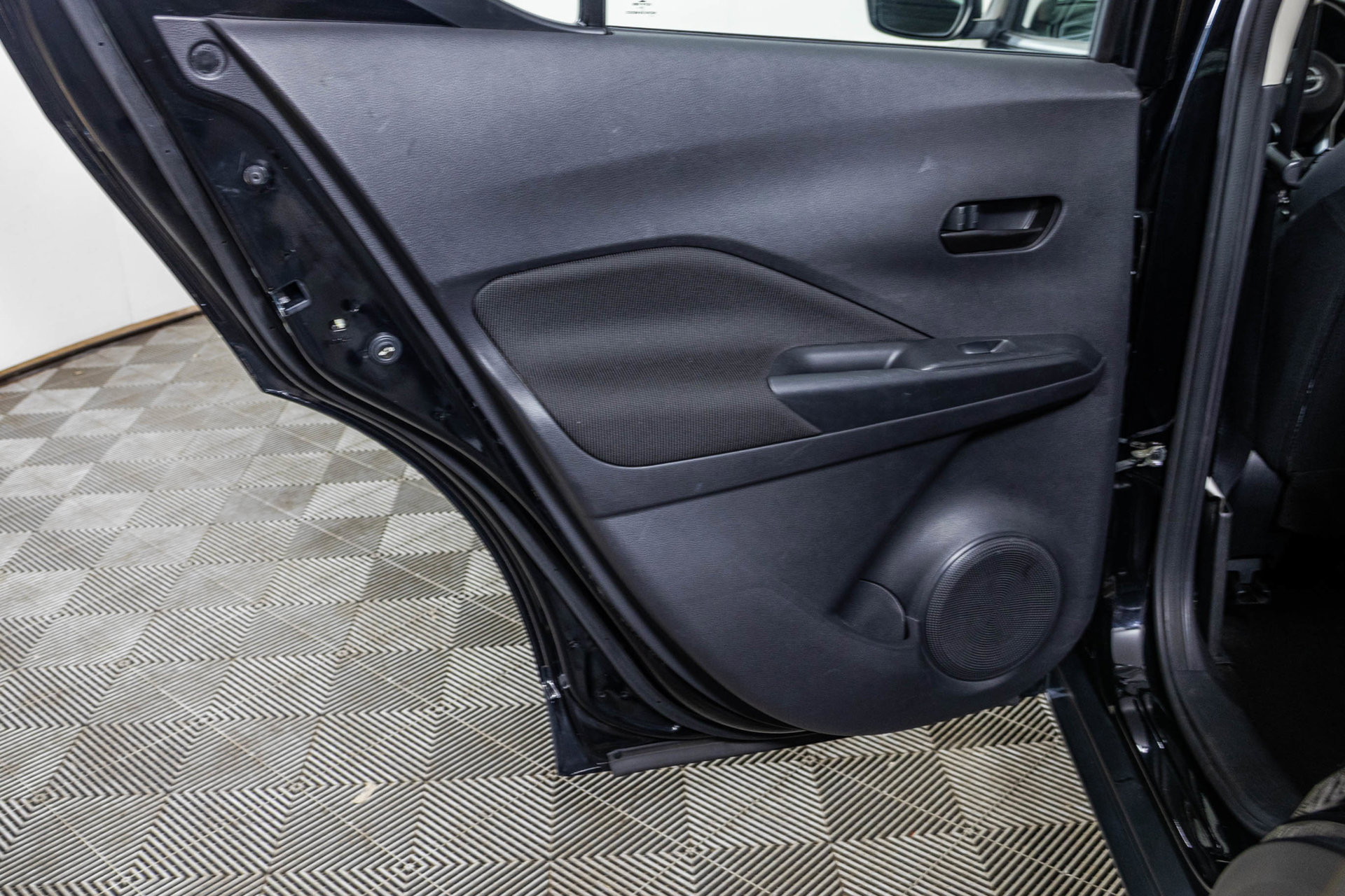 Used 2022 Nissan Kicks S FWD image 37