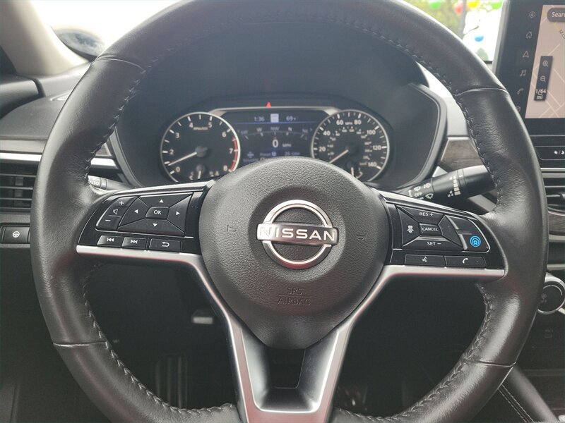Used 2023 Nissan Altima 2.5 SV w/ SV Premium Package FWD image 16