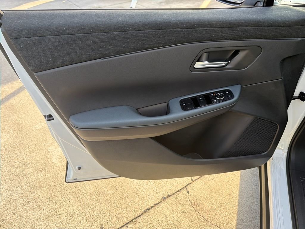 New 2026 Nissan Leaf SV+ w/ Floor Mat Package (SV+) image 15