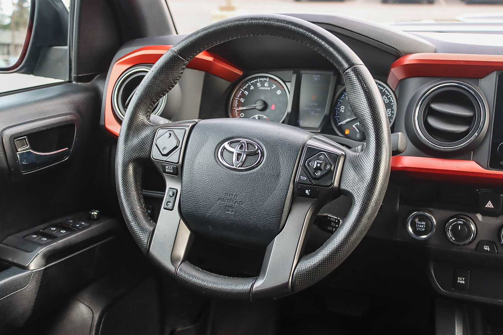 Used 2017 Toyota Tacoma TRD Sport image 14