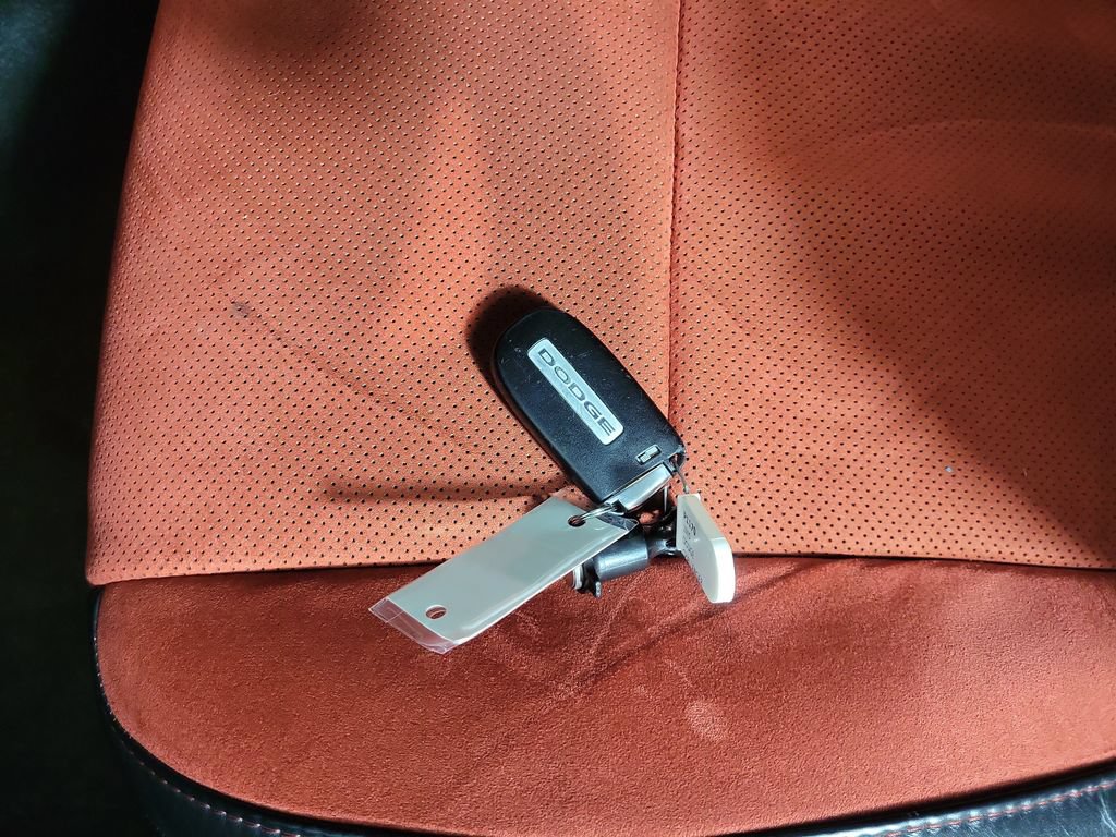 Used 2015 Dodge Challenger R/T Plus RWD image 30