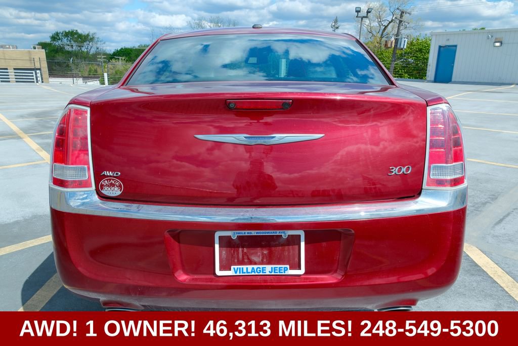 Used 2014 Chrysler 300 AWD w/ Driver Convenience Group image 4