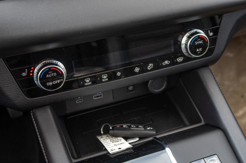 New 2024 Mitsubishi Outlander 4WD Plug-In Hybrid image 40